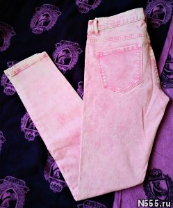 Светло-розовые джинсы фото 1